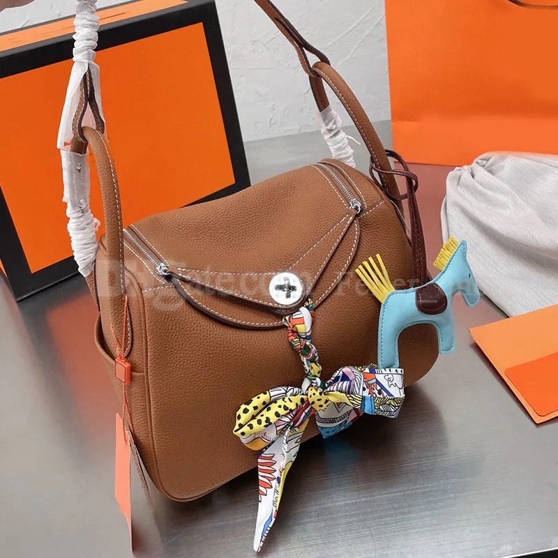 Designer Bag Tote Bag Shoulder Crossbody Bags Women Vintage Cowhide Leather Handbags Metal Hardware Twist Buckle Zipper Opening Closing Silk Scarf Pendant, #h2
Designer Bag Tote Bag Shoulder Crossbody Bags Women Vintage Cowhide Leather Handbags Metal Hardware Twist Buckle Zipper Opening Closing Silk Scarf Pendant, #h2