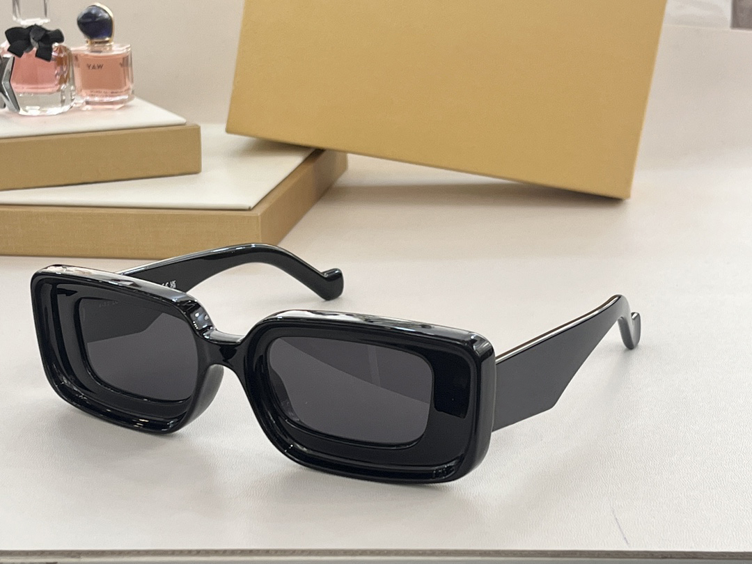 Sunglasses For Men and Women Designers 40101 Style Anti-Ultraviolet Retro Eyewear Full Frame Glasses Random Box
Sunglasses For Men and Women Designers 40101 Style Anti-Ultraviolet Retro Eyewear Full Frame Glasses Random Box