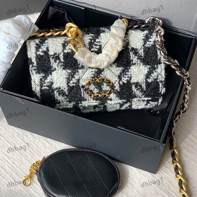 Designer Womens Shoulder Bag Woolen Hardware Metal C Buckle Boy Gold Top Handle Handbag Matelasse Chain Crossbody Bun Mother Bags Multi Pocket Card Holder Bags 19cm, Black
Designer Womens Shoulder Bag Woolen Hardware Metal C Buckle Boy Gold Top Handle Handbag Matelasse Chain Crossbody Bun Mother Bags Multi Pocket Card Holder Bags 19cm, Black