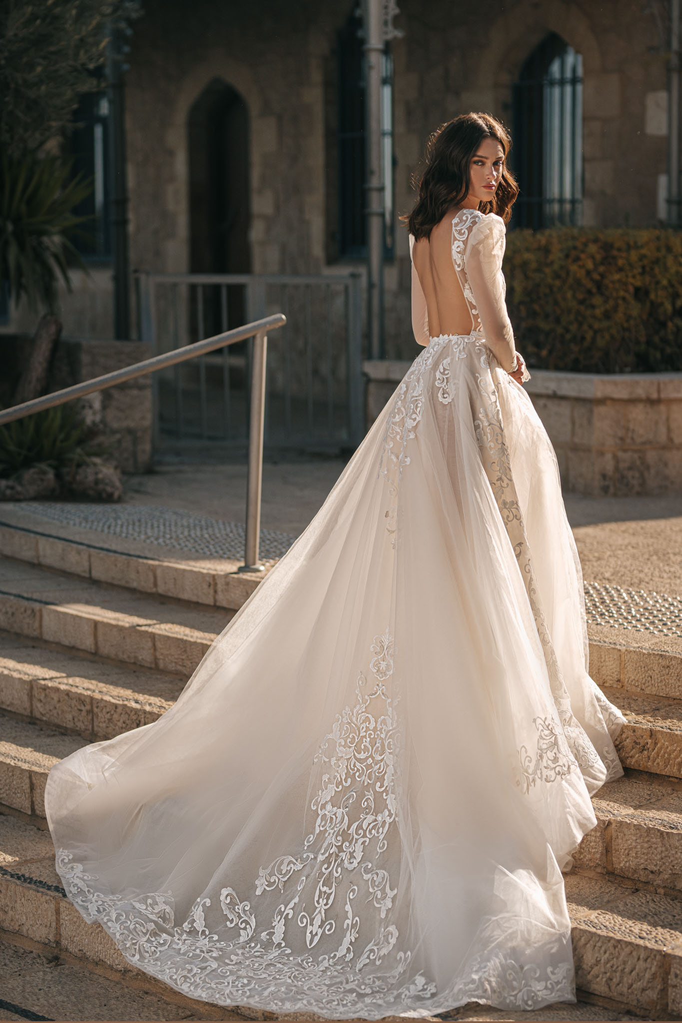 Berta A e Dresses for bride V Neck Sleeves Lace Wedding Dress Sweep Train Backless Appliques Long designer bridal gowns