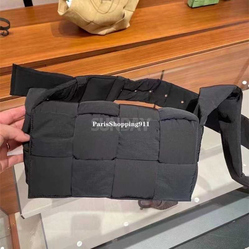 Bottegas Bag Tote Cassette Nylon Woven Pillow Oblique Straddle for Men Venetas Handbags Zc, Black5
Bottegas Bag Tote Cassette Nylon Woven Pillow Oblique Straddle for Men Venetas Handbags Zc, Black5