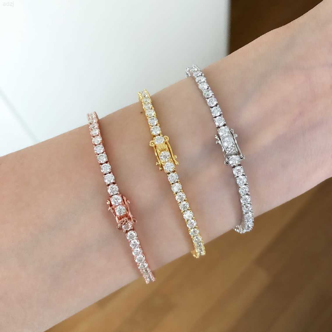 925 Sterling Silver Sparkling 3mm/4mm/5mm Moissanite Diamond Vvs Moissanite Tennis Bracelet
925 Sterling Silver Sparkling 3mm/4mm/5mm Moissanite Diamond Vvs Moissanite Tennis Bracelet