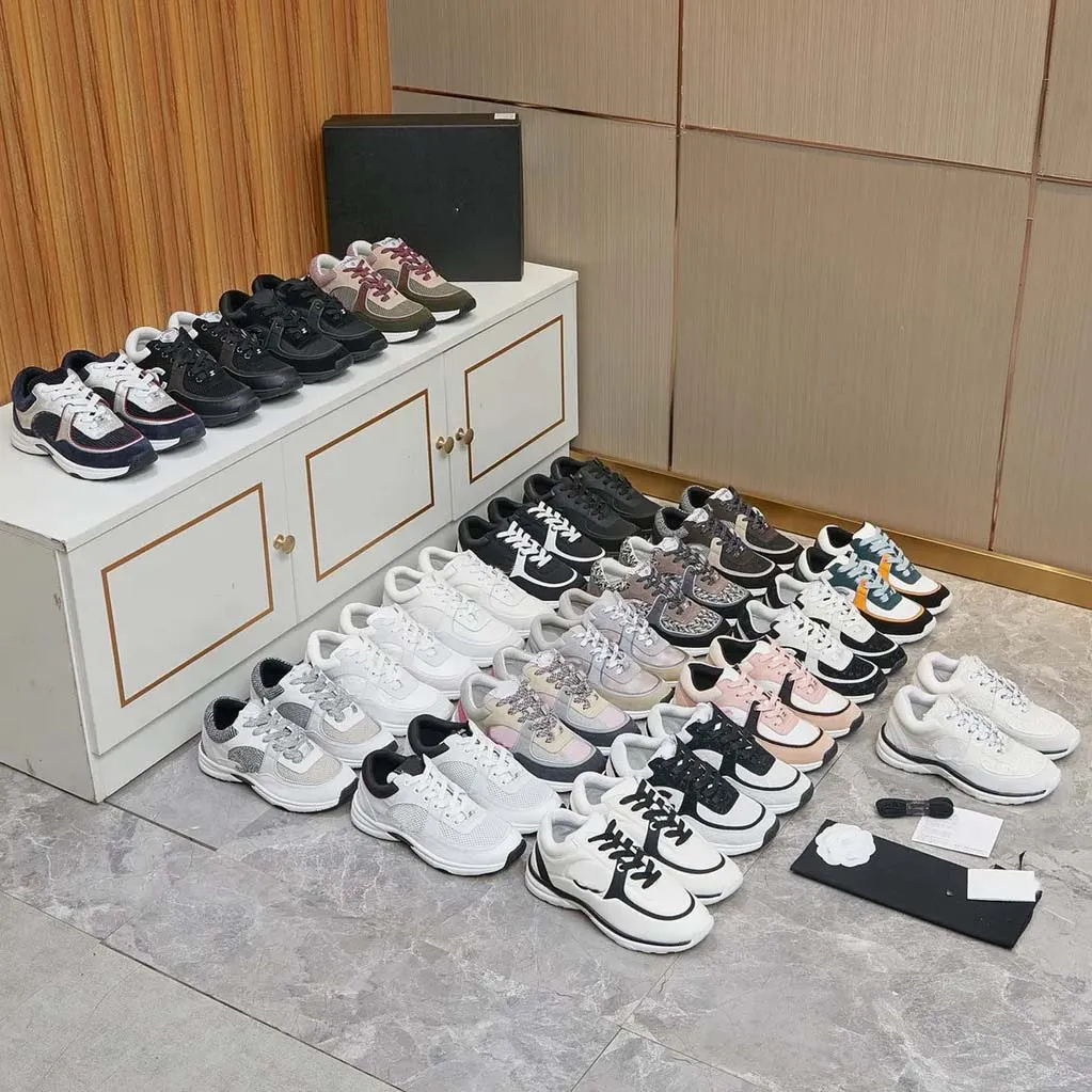 Designer shoes Casual shoes Calfskin Shoes Reflective Sneakers Vintage Suede Leather Trainers Fashion Platform Patchwork Leisure Shoes Lace-up Printed sneakers, Item#23
Designer shoes Casual shoes Calfskin Shoes Reflective Sneakers Vintage Suede Leather Trainers Fashion Platform Patchwork Leisure Shoes Lace-up Printed sneakers, Item#23