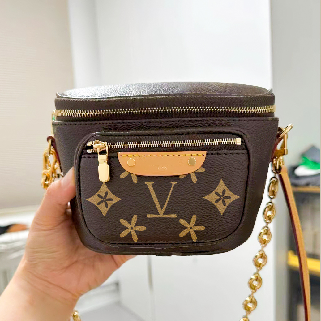 M82335 M82208 Genuine Leather Mini bumbag belt chest bag fashion Luxurys Womens tote handbag clutch Waist bag Mens fanny pack sling Designer crossbody shoulder bags, Mon0gram
M82335 M82208 Genuine Leather Mini bumbag belt chest bag fashion Luxurys Womens tote handbag clutch Waist bag Mens fanny pack sling Designer crossbody shoulder bags, Mon0gram