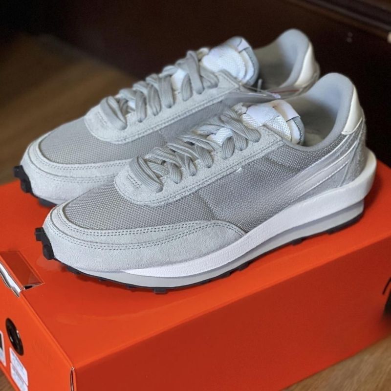 2023 Mens SACAiS Running Shoes VaporWaffle LDV Waffle Orange Blaze Nylon White Black Sail Gum Sesame Game Royal Fragment Grey Blue Void Green Gusto sports Sneakers
2023 Mens SACAiS Running Shoes VaporWaffle LDV Waffle Orange Blaze Nylon White Black Sail Gum Sesame Game Royal Fragment Grey Blue Void Green Gusto sports Sneakers
