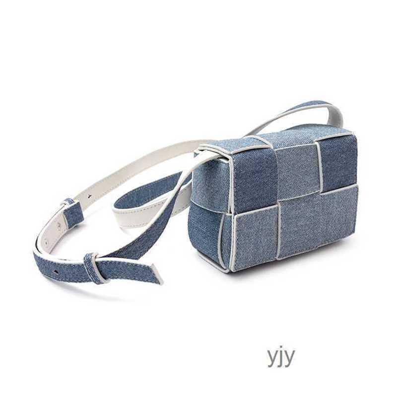 Bottegas Bags Denim Cassette DINT South Spring/Summer New Fashion Weaving Crossbody Bag Mini Women's Bag A1503, Blue mini can't hold a phone!
Bottegas Bags Denim Cassette DINT South Spring/Summer New Fashion Weaving Crossbody Bag Mini Women's Bag A1503, Blue mini can't hold a phone!