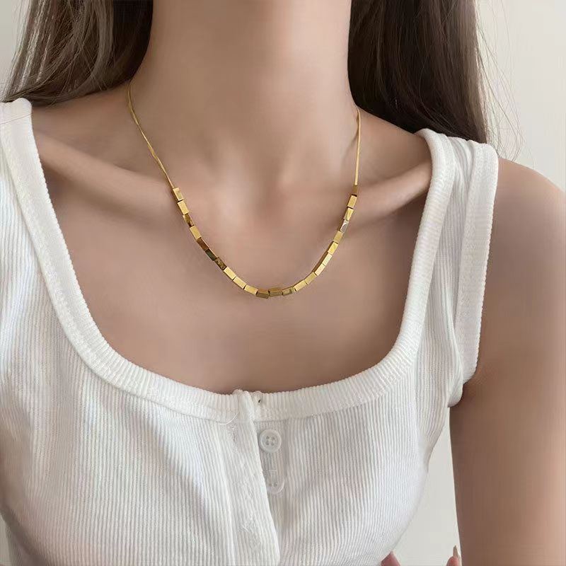 Small Square Snake Bone Neckchain Titanium Steel Necklace Women's Summer Colorless Collar Chain 2023 New Women's Unique Design Sense
Small Square Snake Bone Neckchain Titanium Steel Necklace Women's Summer Colorless Collar Chain 2023 New Women's Unique Design Sense