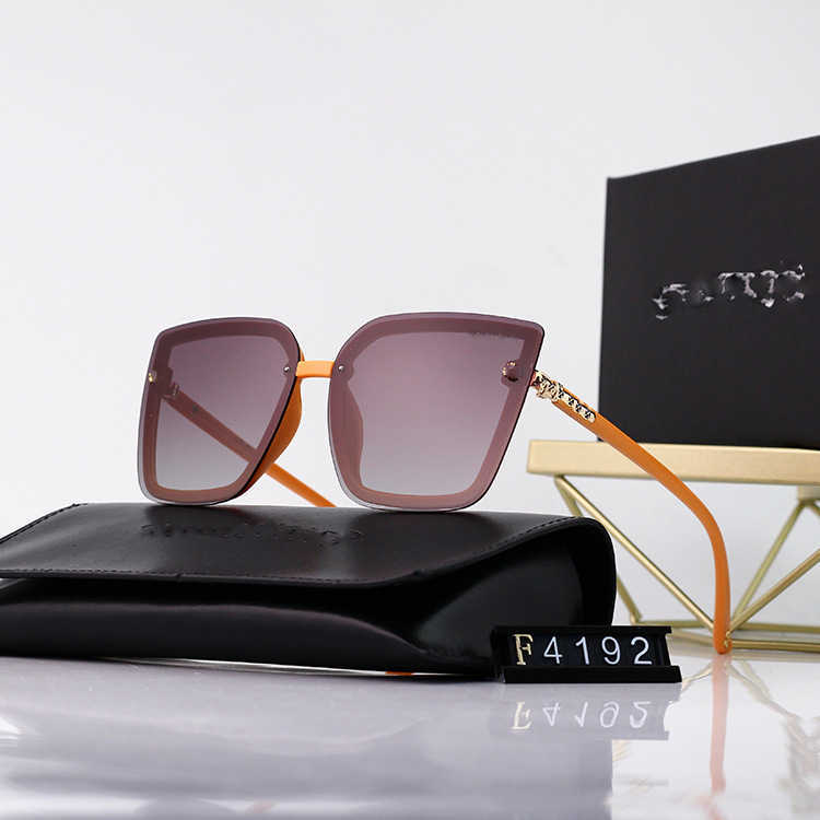 Wholesale of new women's polarized Fashion overseas sunglasses Anti ultraviolet Sunglasses
Wholesale of new women's polarized Fashion overseas sunglasses Anti ultraviolet Sunglasses