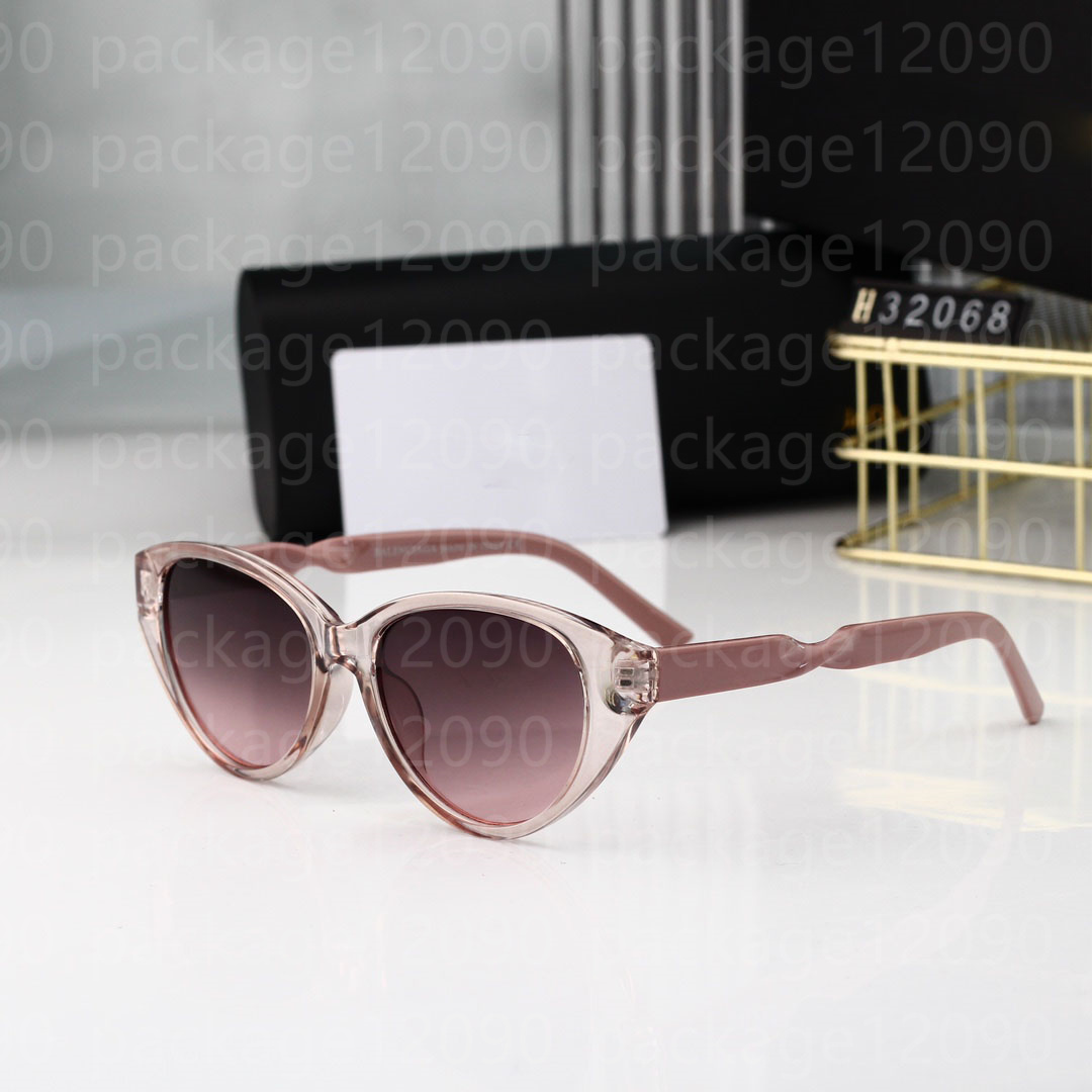 Luxury Designer Sunglasses Men Women Eyeglasses Outdoor Windproof Eyewear Frame Fashion Classic Lady Sun glasses Mirrors 32068
Luxury Designer Sunglasses Men Women Eyeglasses Outdoor Windproof Eyewear Frame Fashion Classic Lady Sun glasses Mirrors 32068