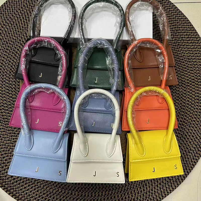 Designer Tote Bag classics Fashion Women mini Tote Bags Famous fashion Practical Shoulder Handbag Women Crossbody Casual Square Classic design wallet practical, Black
Designer Tote Bag classics Fashion Women mini Tote Bags Famous fashion Practical Shoulder Handbag Women Crossbody Casual Square Classic design wallet practical, Black
