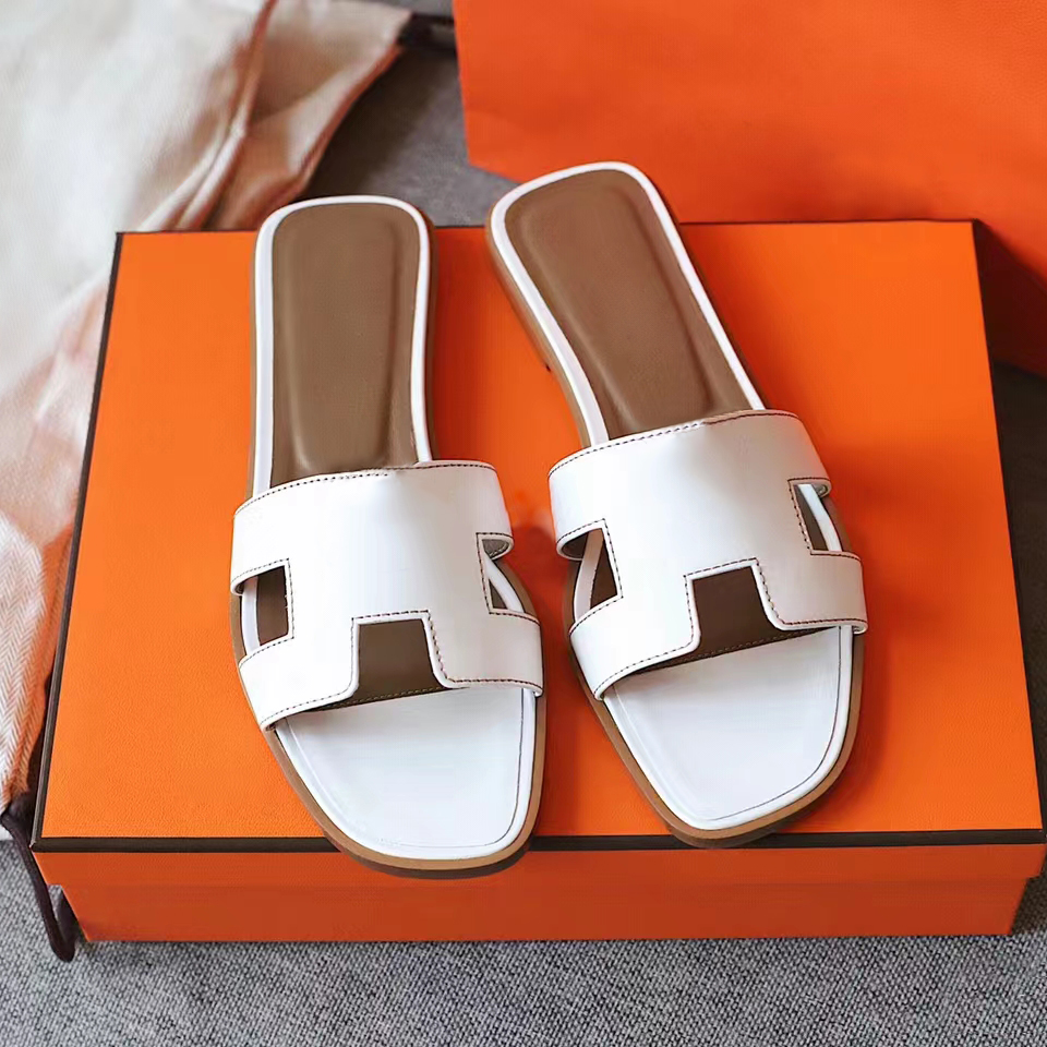 Designer Sandal Fashion oran Sandals Thick Sole Slipper Brand Women Slide With Lnterlocking Indoor Home Lovely Sunny Beach Man Woman Slippers, #11
Designer Sandal Fashion oran Sandals Thick Sole Slipper Brand Women Slide With Lnterlocking Indoor Home Lovely Sunny Beach Man Woman Slippers, #11