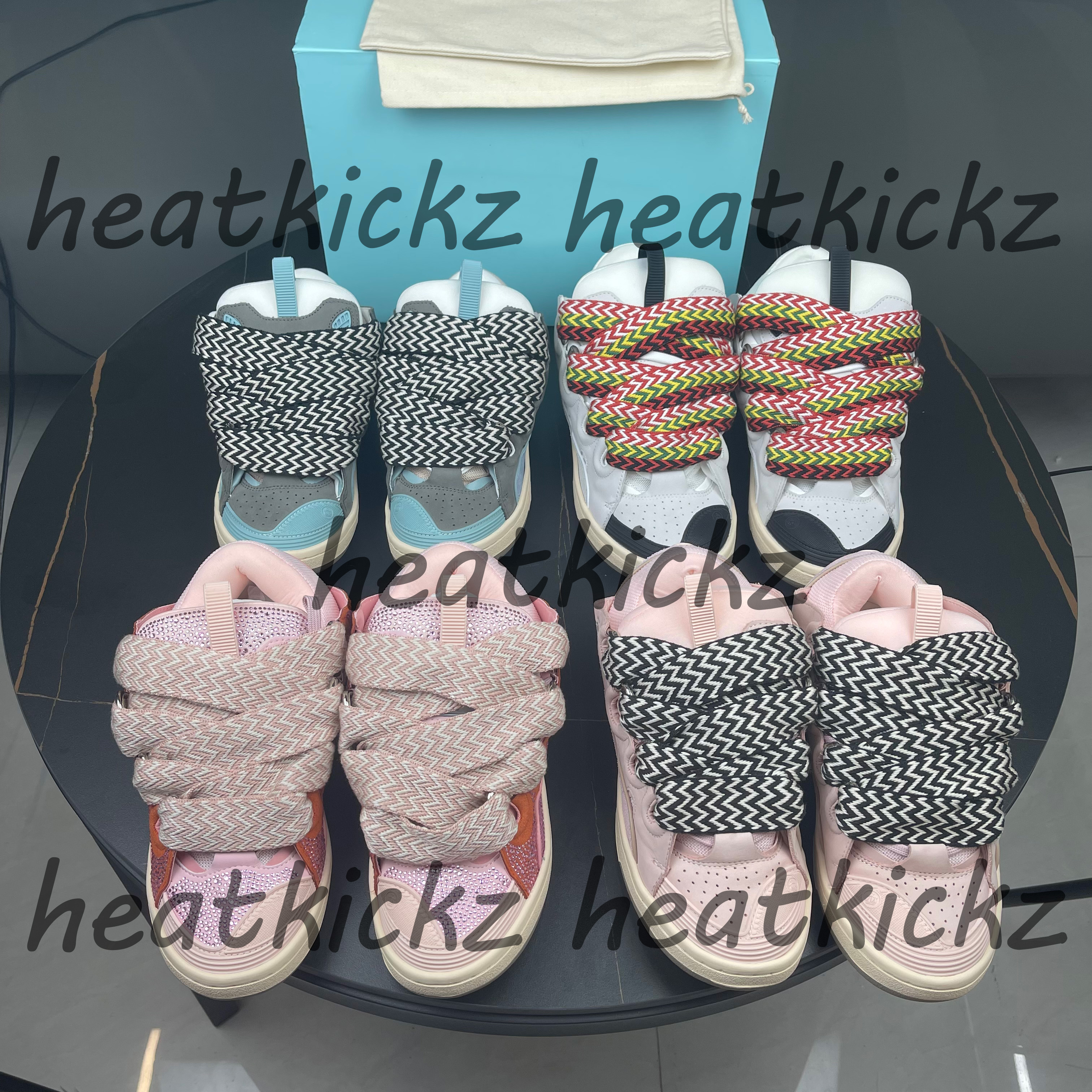 French fashion luxury brand casual shoe designer bread shoes classic mesh sneakers for men and women Napa calfskin rubber curb Sneaker Size 35-45, 22
French fashion luxury brand casual shoe designer bread shoes classic mesh sneakers for men and women Napa calfskin rubber curb Sneaker Size 35-45, 22
