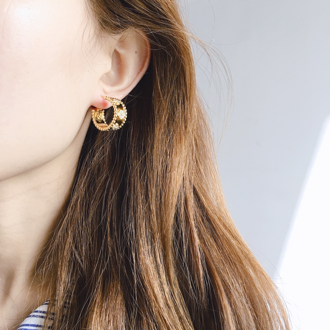 New Designer Jewelry pearl Stud Earrings Dangle & Chandelier Women Earring Gifts jghjgx
New Designer Jewelry pearl Stud Earrings Dangle & Chandelier Women Earring Gifts jghjgx
