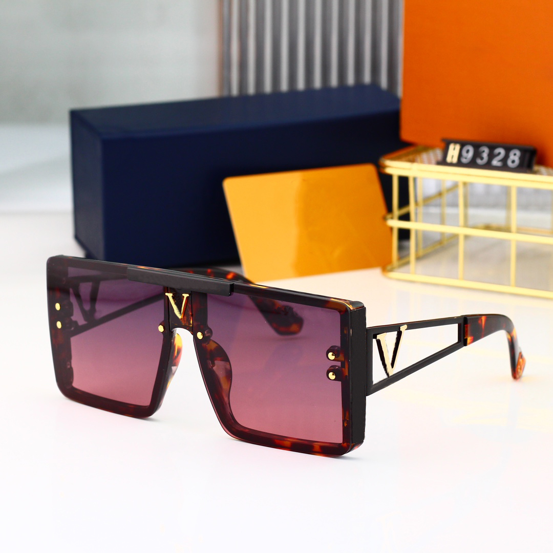 Hot Luxury Sunglasses For Man Shades Designer Sunglasses for Women 9328 Beach Sunmmer Glasses UV Protection Fashion Sunglass Letter Casual Eyeglasses with Box
Hot Luxury Sunglasses For Man Shades Designer Sunglasses for Women 9328 Beach Sunmmer Glasses UV Protection Fashion Sunglass Letter Casual Eyeglasses with Box