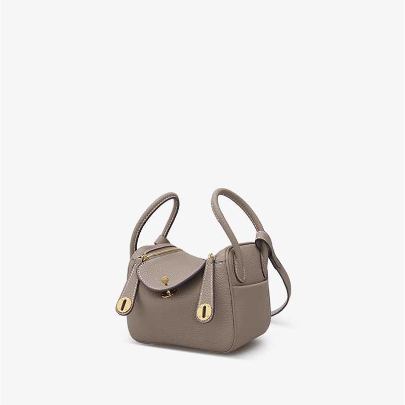 5A Bags Lindy26 CAITIN KAIE LINDI BAG Women's Spring and Summer New Litchi Pattern Leather Doctor's Bag Single Shoulder Crossbody Bag, Elephant grey gold buckle - small (new
5A Bags Lindy26 CAITIN KAIE LINDI BAG Women's Spring and Summer New Litchi Pattern Leather Doctor's Bag Single Shoulder Crossbody Bag, Elephant grey gold buckle - small (new
