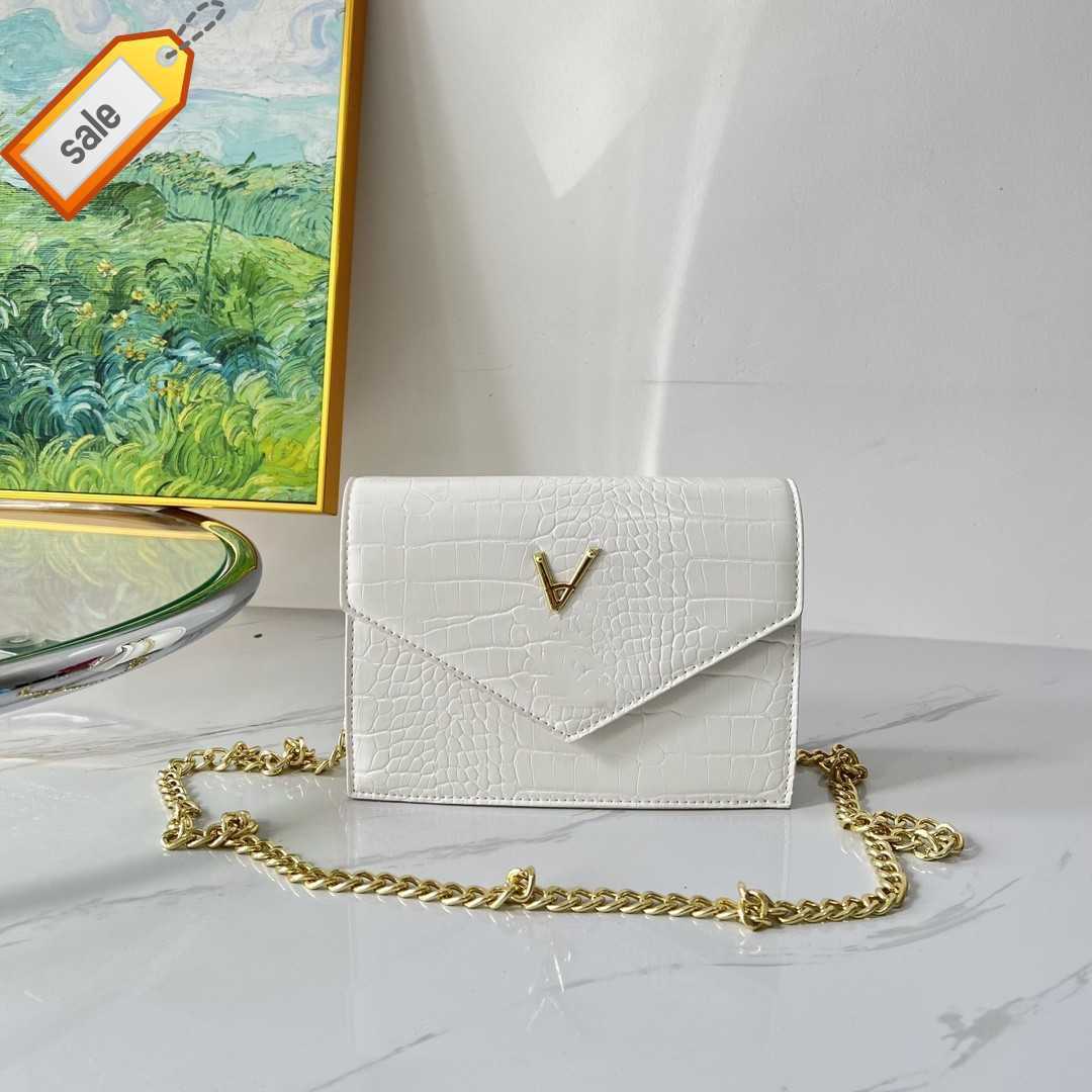 Women's Brand Designer Bags Handbags Shoulder Crossbody Tote New Fashion Texture Leather Gold Chain Strap Multifunctional Envelope Factory Direct Sales, 4# size 20x14x8cm
Women's Brand Designer Bags Handbags Shoulder Crossbody Tote New Fashion Texture Leather Gold Chain Strap Multifunctional Envelope Factory Direct Sales, 4# size 20x14x8cm