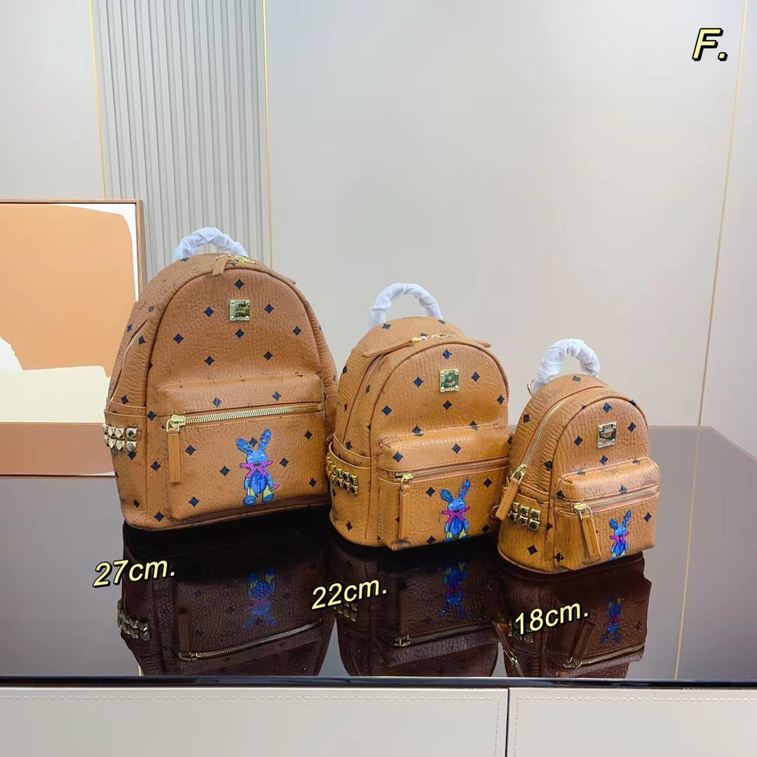 2023 Fashion designer bag large capacity fashion temperament backpack classic high-end commuter backpack
2023 Fashion designer bag large capacity fashion temperament backpack classic high-end commuter backpack