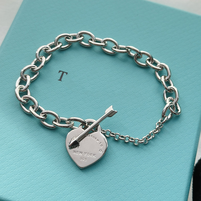 Luxury designer white gold bracelet One arrow through the heart love ladies bracelet fashion high quality bracelet fine gift jewelry
Luxury designer white gold bracelet One arrow through the heart love ladies bracelet fashion high quality bracelet fine gift jewelry