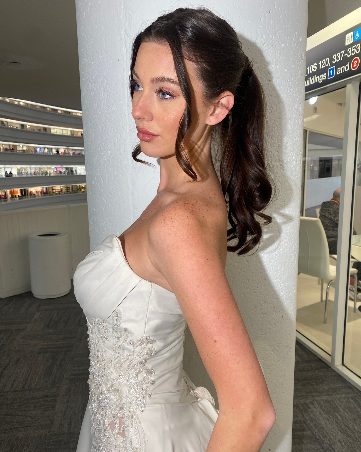 Classic Wedding Dresses Sexy Side High Slit Lllusion Backless Bridal Gown With Brush Train Robe De Vestido Customized Size
