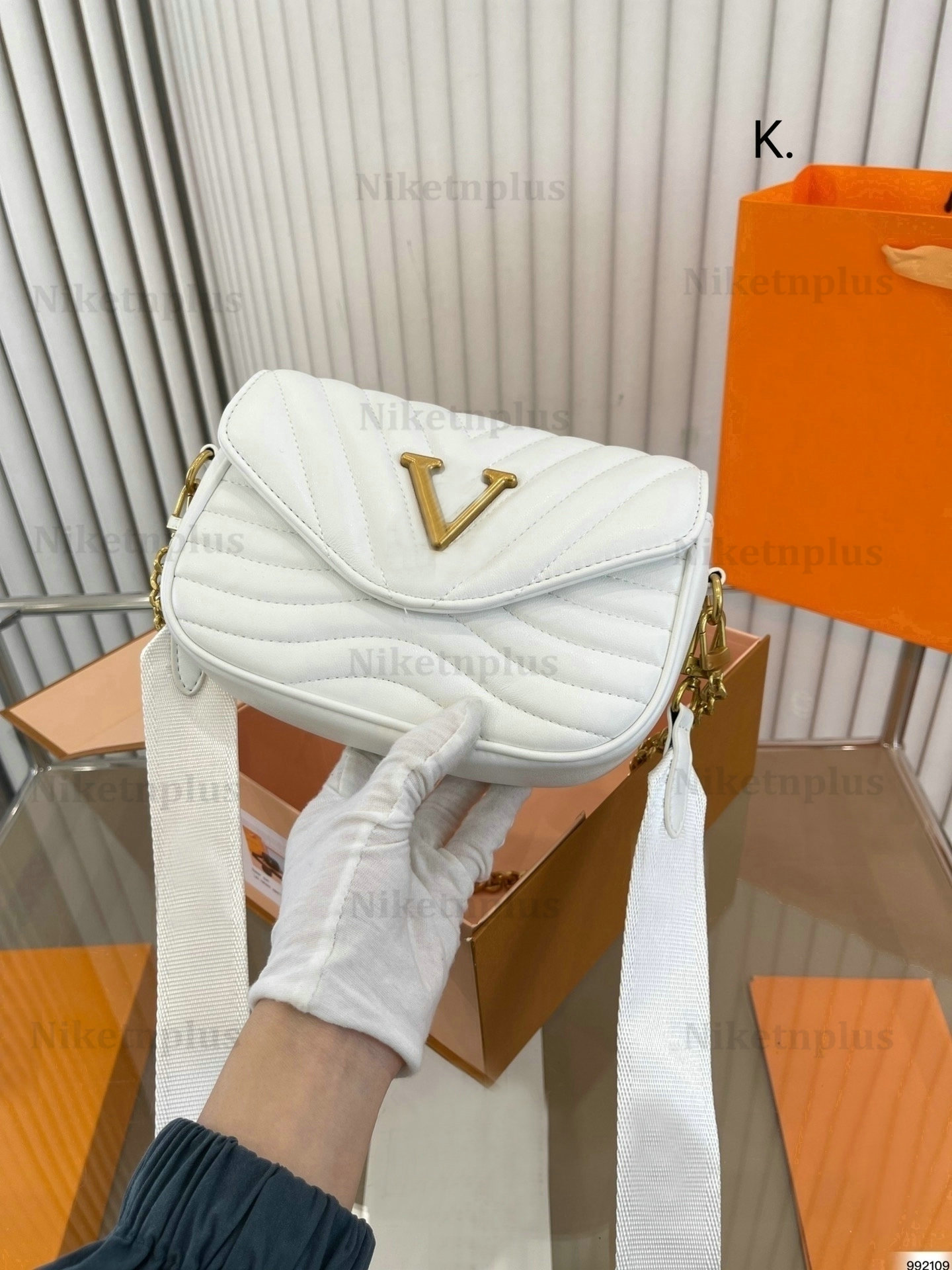 Desginer Women's Purse New Wave Multi Pochette Quilted Leather Shoulder Bag 2 in 1 Luxurys Crossbody Clutch Bag With Removable Coin Purse Wide Strap, #1 
Desginer Women's Purse New Wave Multi Pochette Quilted Leather Shoulder Bag 2 in 1 Luxurys Crossbody Clutch Bag With Removable Coin Purse Wide Strap, #1