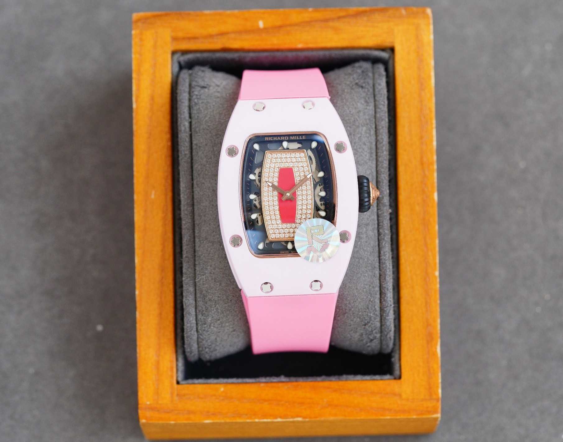 Fantastic Diamond R i c h a r d Luxury Super style Female wrist watches RM007 RM07-01 montre designer High-end quality iced out bezel for women waterproof Colors 4nb
Fantastic Diamond R i c h a r d Luxury Super style Female wrist watches RM007 RM07-01 montre designer High-end quality iced out bezel for women waterproof Colors 4nb