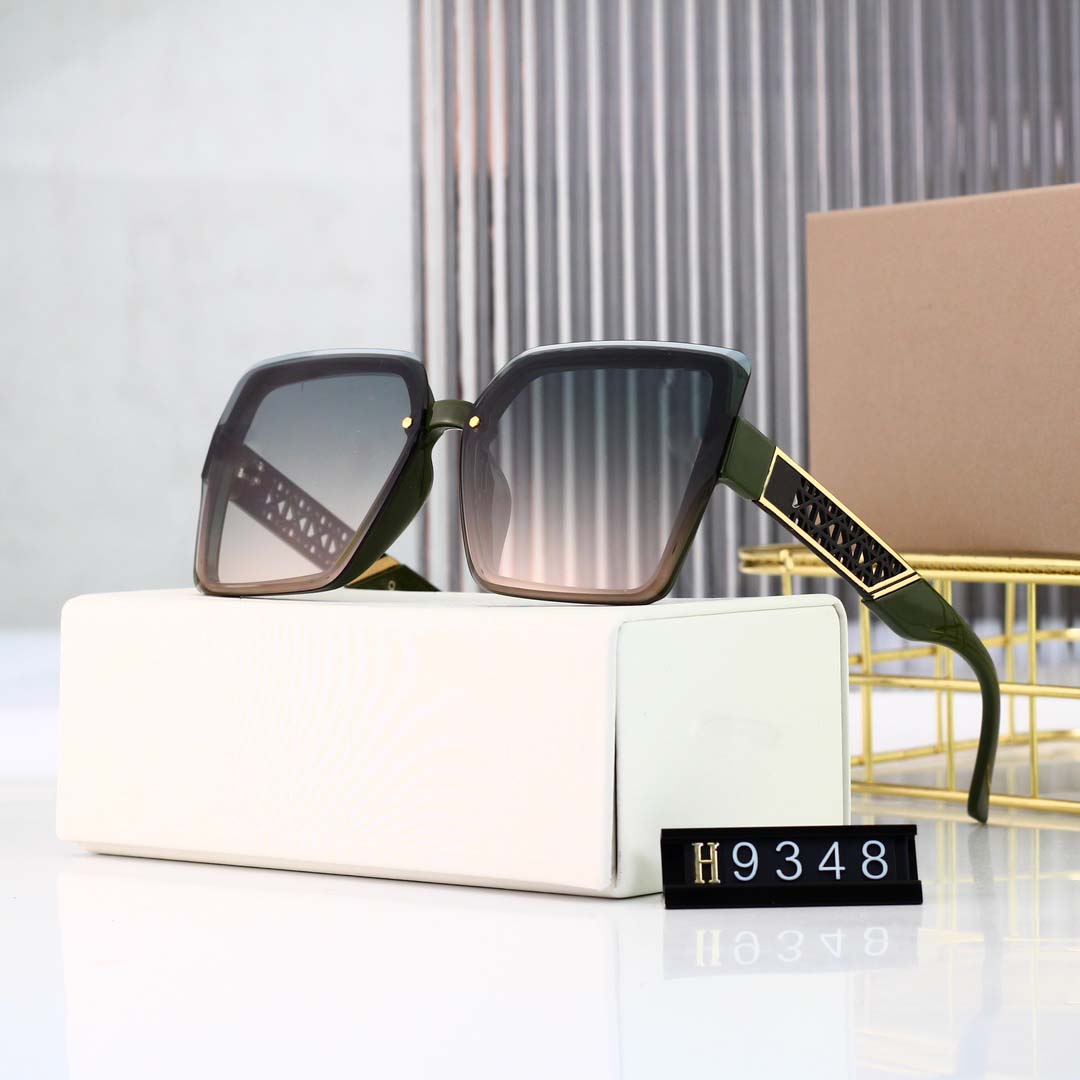 Summer Luxury Sunglasses Fashion Square Sun glasses 9348 women men Classic designer Eye Glasses brand polarized Lens Eyeglass high quality Beach drivers Eyewear
Summer Luxury Sunglasses Fashion Square Sun glasses 9348 women men Classic designer Eye Glasses brand polarized Lens Eyeglass high quality Beach drivers Eyewear