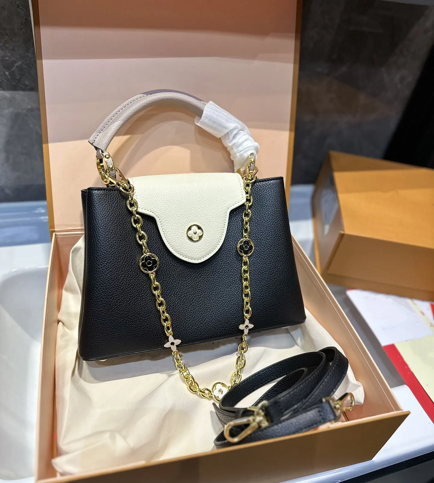 Elegant Women's BB Handbag Large Capacity Tote Bag Crossbody Bag Leather Handbag Women's Shoulder Bag Backpack, Black
Elegant Women's BB Handbag Large Capacity Tote Bag Crossbody Bag Leather Handbag Women's Shoulder Bag Backpack, Black