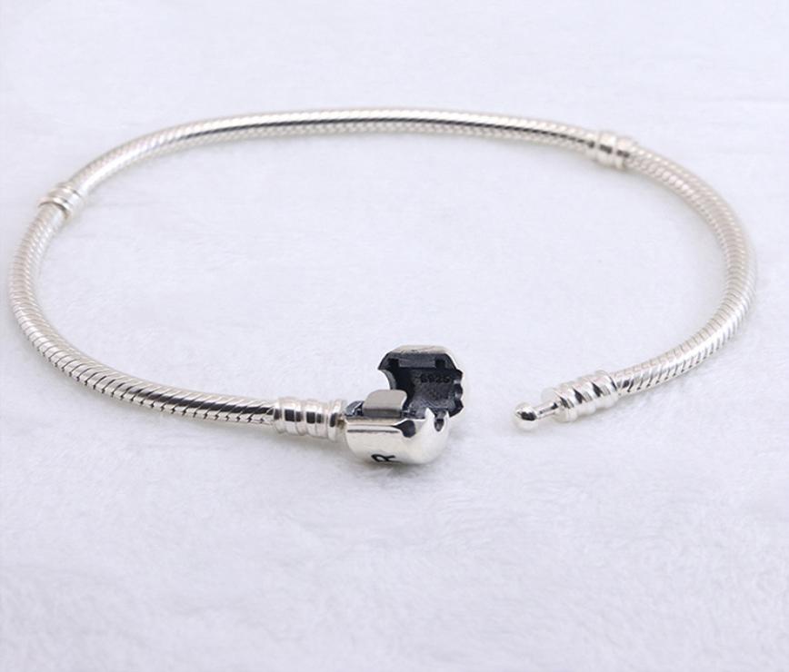 Authentic 925 Sterling silver Bracelets chain with logo bracelet fit Charms Beads jewelry for women and men best gift7537768
Authentic 925 Sterling silver Bracelets chain with logo bracelet fit Charms Beads jewelry for women and men best gift7537768