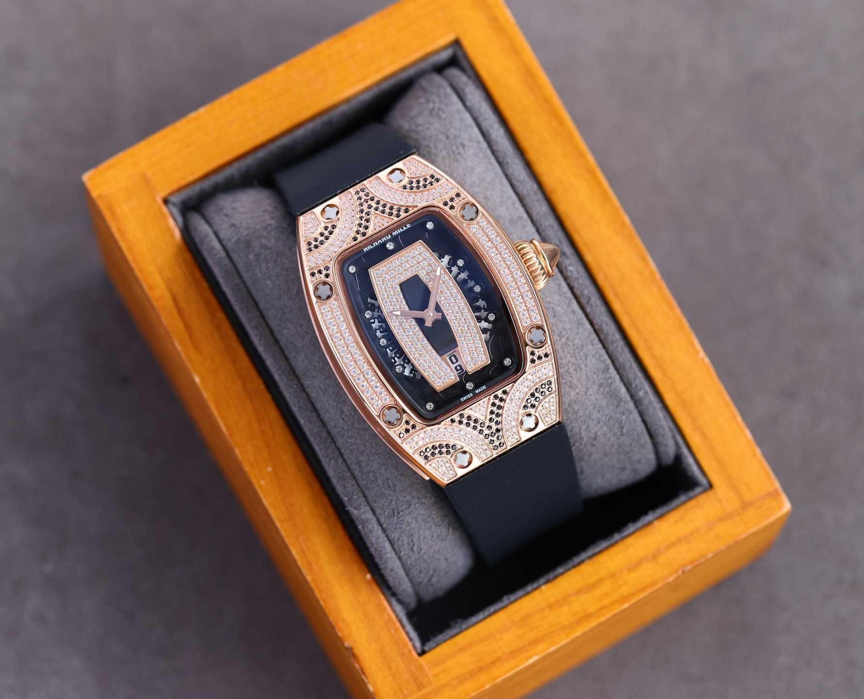 Fantastic Diamond R i c h a r d Luxury Super style Female wrist watches RM007 RM07-01 montre designer High-end quality iced out bezel for women waterproof gift 14 tank
Fantastic Diamond R i c h a r d Luxury Super style Female wrist watches RM007 RM07-01 montre designer High-end quality iced out bezel for women waterproof gift 14 tank