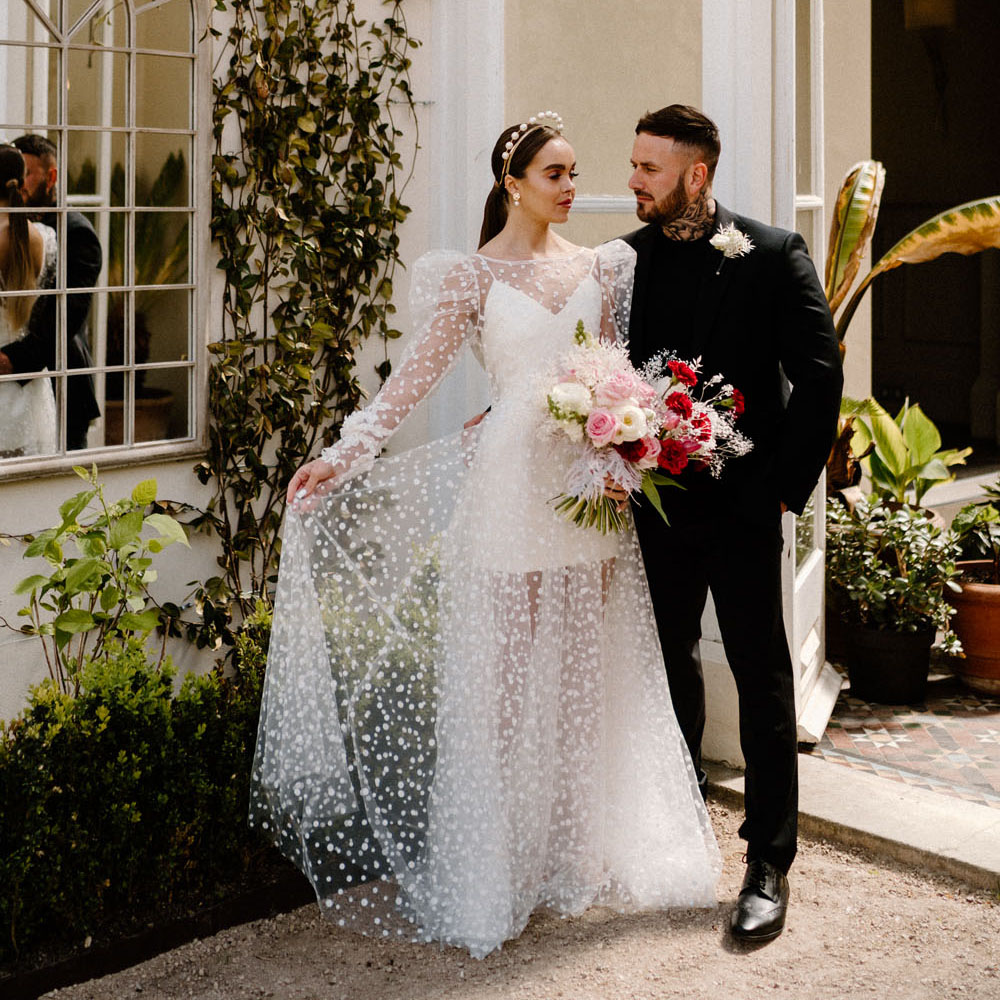 Polka Dot 2 Pieces Wedding Dresses Spaghetti Strap Mini Bridal Gown with Jacket Half Lining Transparent Summer Garden Wedding Dress