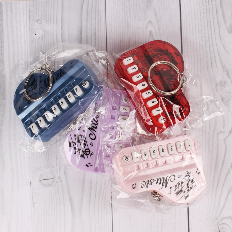 Mini Piano Keychain Portable Musical Instrument Toy Piano Keyring Electronic Keyboard Toys for Kids Halloween Christmas Gifts