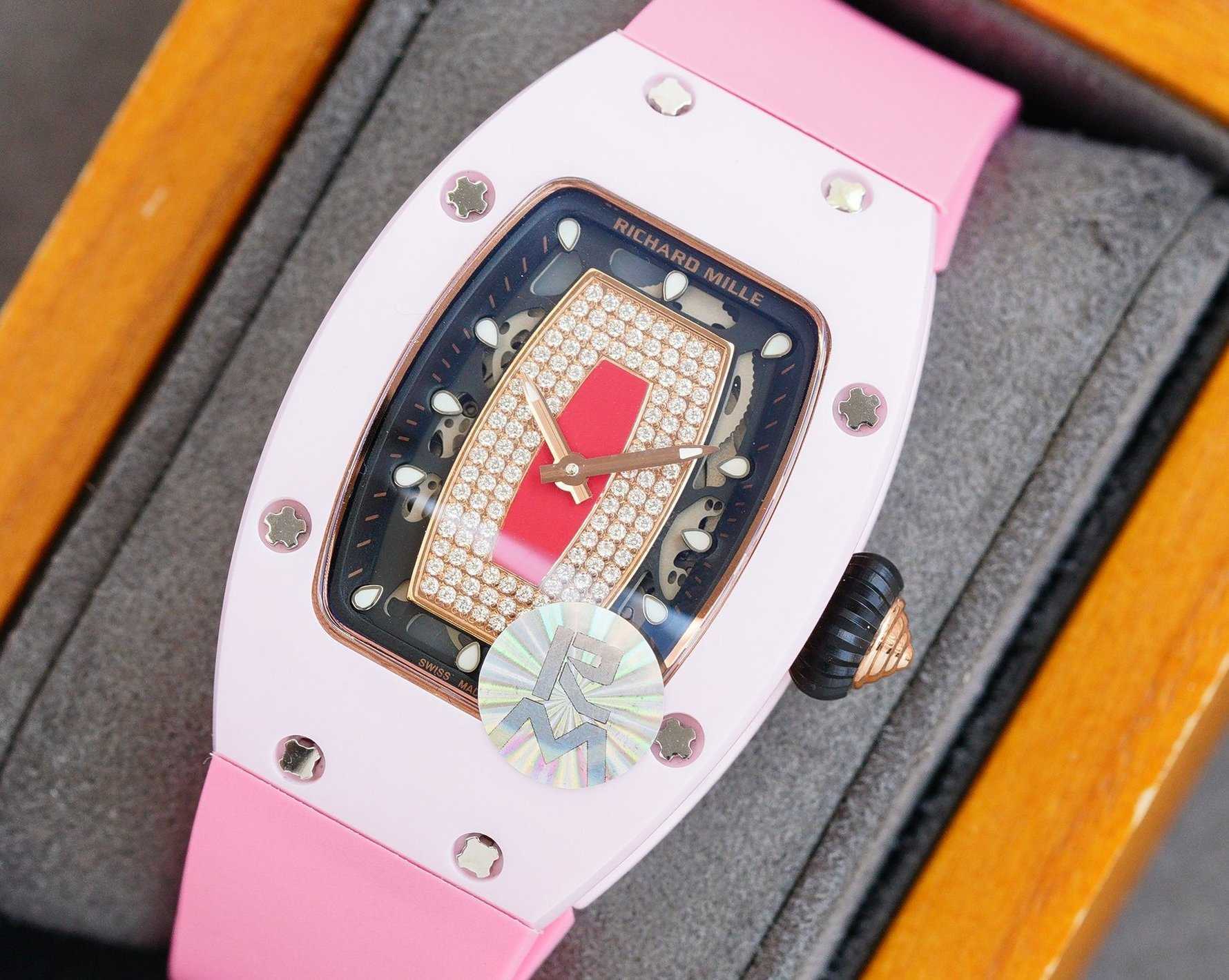Fantastic Diamond R i c h a r d Luxury Super style Female wrist watches RM007 RM07-01 montre designer High-end quality iced out bezel for women waterproof Colors 16lle
Fantastic Diamond R i c h a r d Luxury Super style Female wrist watches RM007 RM07-01 montre designer High-end quality iced out bezel for women waterproof Colors 16lle