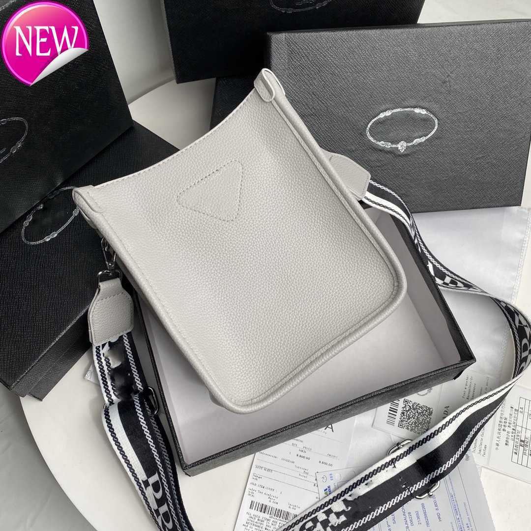 Brand Designer Shoulder Bags Crossbody bag Tote 2023 New Female Fashion Mobile Phone Bag Multi-functional Portable Shoulders Small square Bag Factory Direct Sales, Blue xdm0270
Brand Designer Shoulder Bags Crossbody bag Tote 2023 New Female Fashion Mobile Phone Bag Multi-functional Portable Shoulders Small square Bag Factory Direct Sales, Blue xdm0270