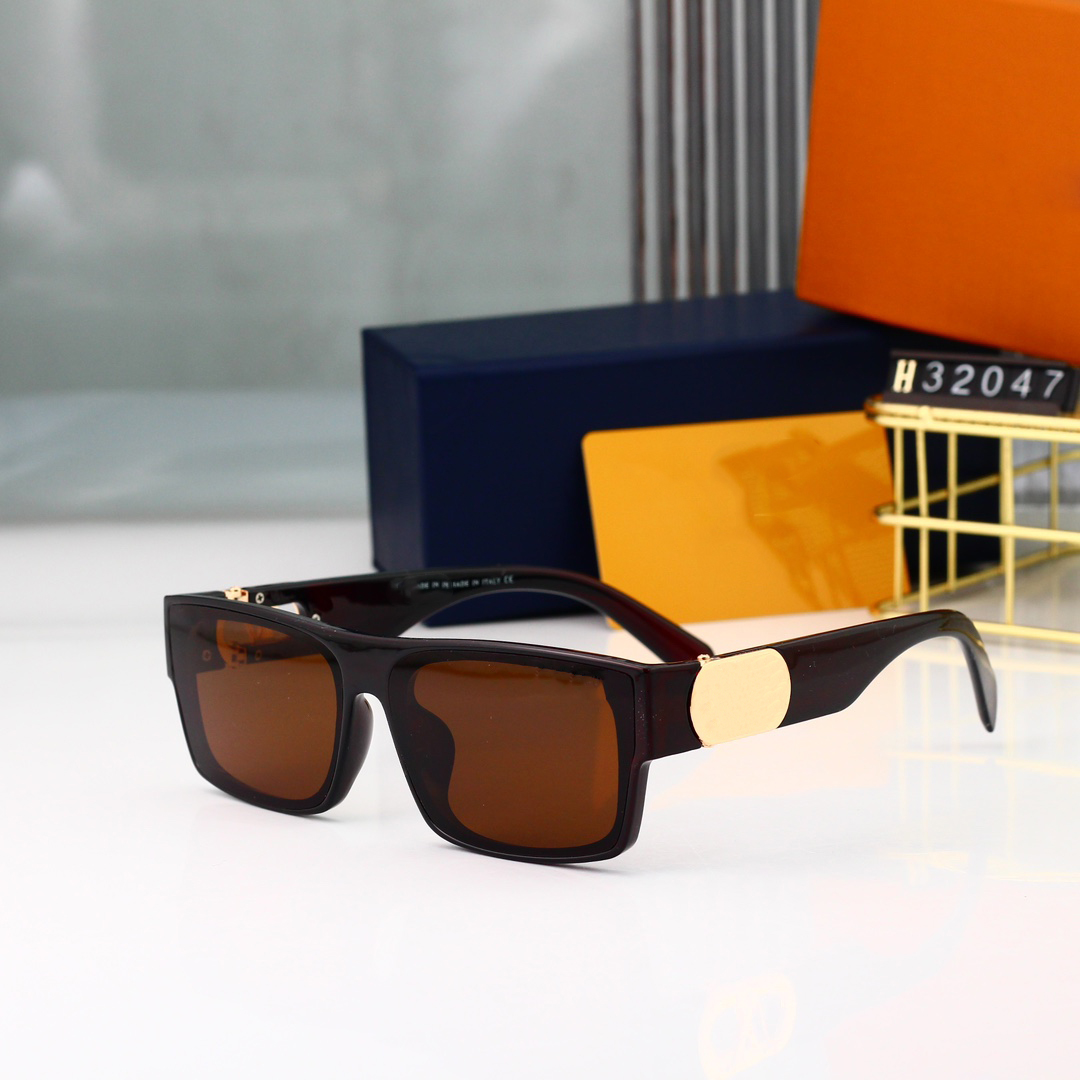 2023 men women designer sunglasses fashion UV400 lenses Eyeglasses with case 32047 luxury brand Sun Glasses 6 Color Optional Beach drivers Adumbral Goggle Eyewear
2023 men women designer sunglasses fashion UV400 lenses Eyeglasses with case 32047 luxury brand Sun Glasses 6 Color Optional Beach drivers Adumbral Goggle Eyewear