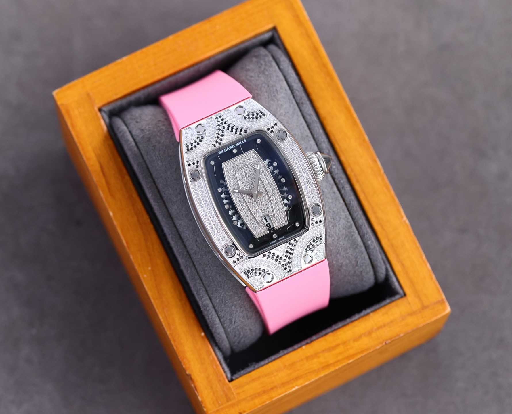 Fantastic Diamond R i c h a r d Luxury Super style Female wrist watches RM007 RM07-01 montre designer High-end quality iced out bezel for women waterproof gift 17 tank
Fantastic Diamond R i c h a r d Luxury Super style Female wrist watches RM007 RM07-01 montre designer High-end quality iced out bezel for women waterproof gift 17 tank