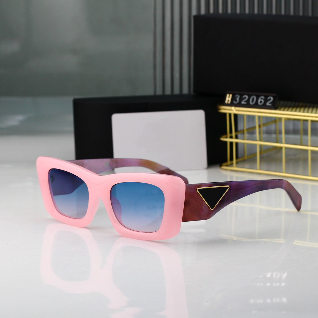 unisex Fashion Designer Sunglasses men women luxury Goggle Beach Sun Glasses 32062 UV400 Eyeglasses 6 Colors High Quality Triangular signature Eyewear Eyeglass
unisex Fashion Designer Sunglasses men women luxury Goggle Beach Sun Glasses 32062 UV400 Eyeglasses 6 Colors High Quality Triangular signature Eyewear Eyeglass
