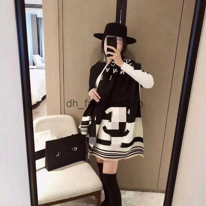 Wool Scarfs Winter Spring 100% Cashmere Scarf fashion Men Women Designer Classic Letter pattern Pashmina shawl Scarves New Gift Fashion
Wool Scarfs Winter Spring 100% Cashmere Scarf fashion Men Women Designer Classic Letter pattern Pashmina shawl Scarves New Gift Fashion