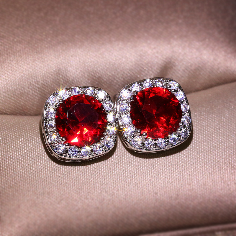 Luxury 925 Silver Geometric Round Diamond Stud Earrings for Women - Shiny Crystal Pins