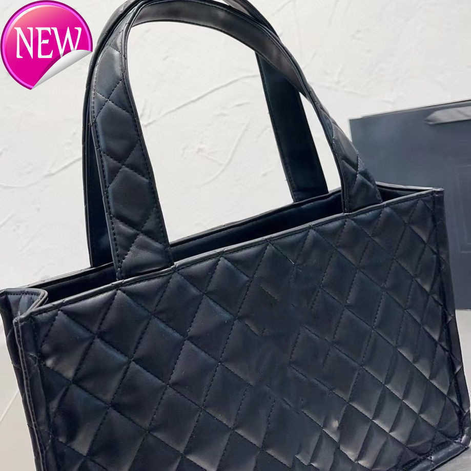 Brand Designer Handbags Shoulder bags Tote 2023 New Style Versatile Large Capacity Shopping Bag Women's Messenger Black and White Diamond Factory Direct Sale
Brand Designer Handbags Shoulder bags Tote 2023 New Style Versatile Large Capacity Shopping Bag Women's Messenger Black and White Diamond Factory Direct Sale