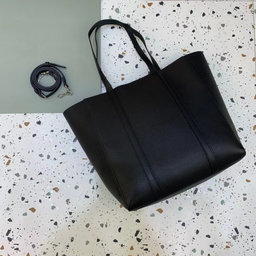 Women's Tote shopping bag High-end quality shoulder bag with a shoulder strap can be carried on one shoulder crossbody hand can be easy very large and practical, Black
Women's Tote shopping bag High-end quality shoulder bag with a shoulder strap can be carried on one shoulder crossbody hand can be easy very large and practical, Black