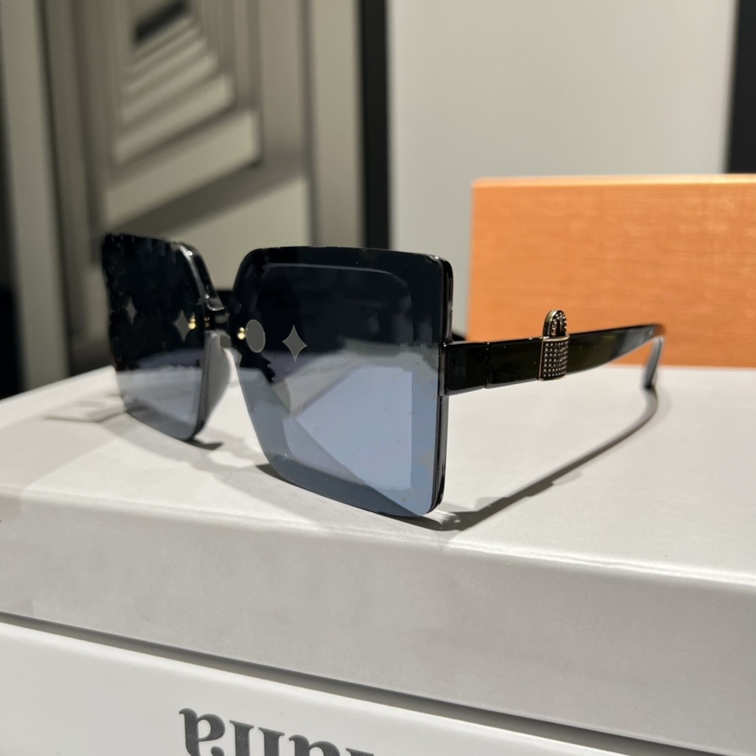 2023 Vacation Luxury Fashion Sunglasses for Men Women Black Frame Silver Mirror Flower Letter Lens Driving Brand Waimea Sun glasses Outdoor Sports Eyewear With Box
2023 Vacation Luxury Fashion Sunglasses for Men Women Black Frame Silver Mirror Flower Letter Lens Driving Brand Waimea Sun glasses Outdoor Sports Eyewear With Box