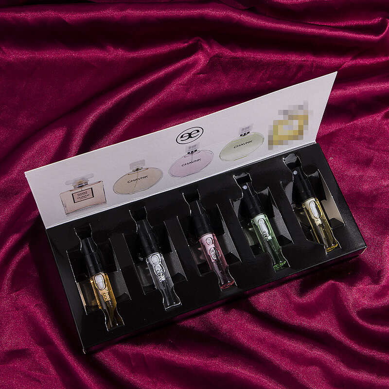 Women's Perfume Sample Set Gift Box Encounters Miss Coco Blue Campanula Lasting Eau De Toilette 5 Pieces
Women's Perfume Sample Set Gift Box Encounters Miss Coco Blue Campanula Lasting Eau De Toilette 5 Pieces