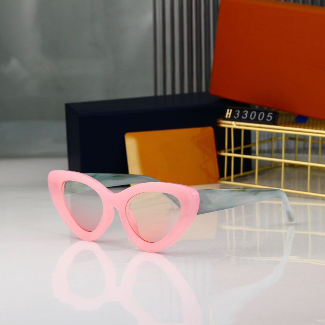 Brand Designer Sunglasses 33005 Vintage Ladies Symbole signature Irregular Square Sun Glasses Party Shades Eyewear with box
Brand Designer Sunglasses 33005 Vintage Ladies Symbole signature Irregular Square Sun Glasses Party Shades Eyewear with box