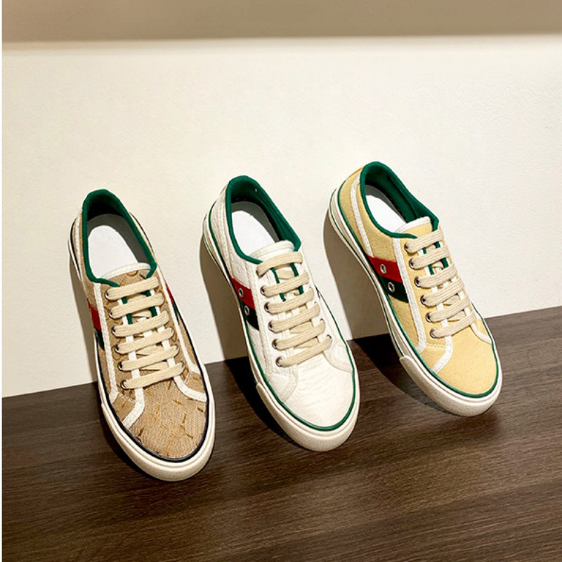 Luxury designer canvas sneakers 1977 men's women's shoes unisex couple flat embroidery red green lace fashion classic skateboard casual shoes ladies, Brown
Luxury designer canvas sneakers 1977 men's women's shoes unisex couple flat embroidery red green lace fashion classic skateboard casual shoes ladies, Brown