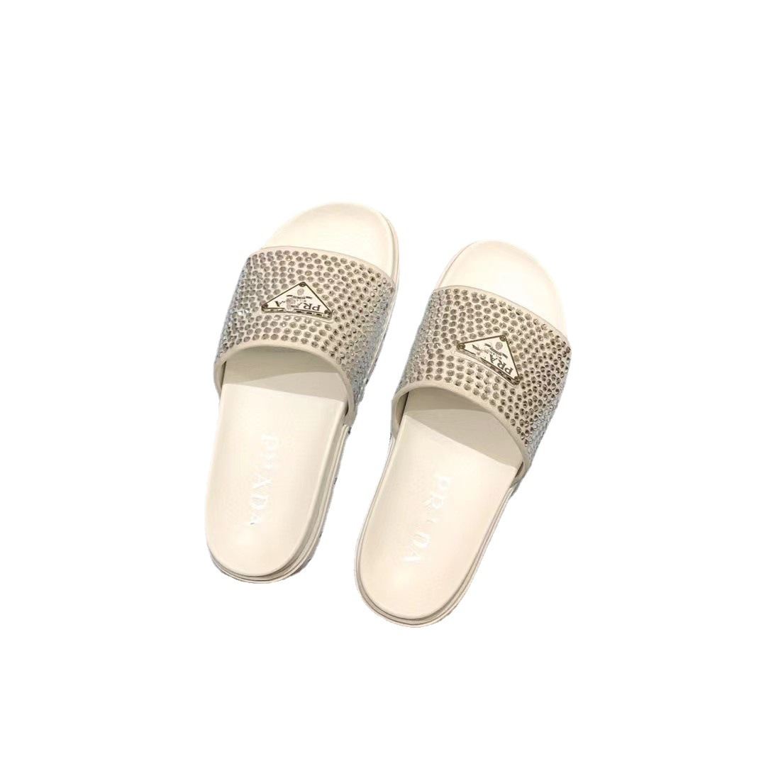 Women Slippers Necessary for Daily Home Shopping with Diamond and Trangle Logo for Lady, Black
Women Slippers Necessary for Daily Home Shopping with Diamond and Trangle Logo for Lady, Black