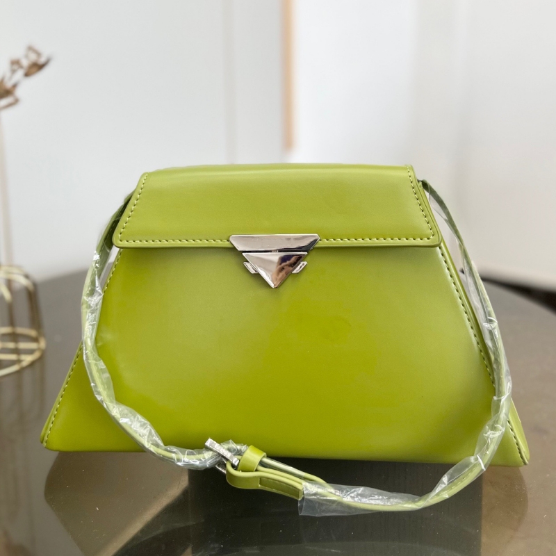 High end designer bag Classic triangle logo shoulder bag Fashion new metal portable casual underarm bag Luxury messenger bag Briefcase wallet, Green
High end designer bag Classic triangle logo shoulder bag Fashion new metal portable casual underarm bag Luxury messenger bag Briefcase wallet, Green