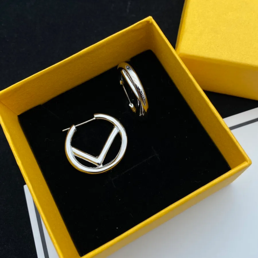 Womens Designer Hoop Earrings Gold Silver Luxury F Jewelry Ear Studs Fashion Letter Earring Lady Party Wedding Orecchino
Womens Designer Hoop Earrings Gold Silver Luxury F Jewelry Ear Studs Fashion Letter Earring Lady Party Wedding Orecchino