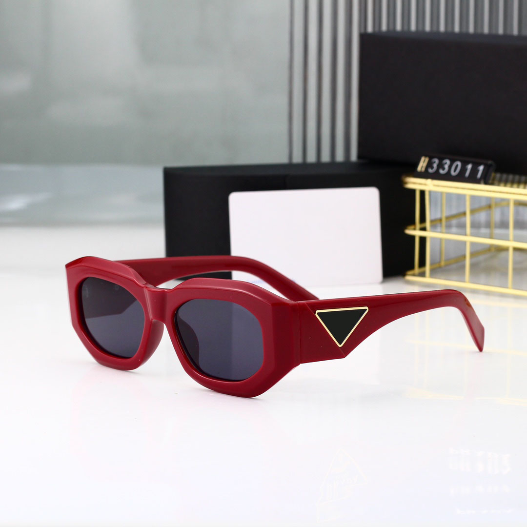 Fashion Designer Sunglasses Classic luxury Eyeglasses Goggle Outdoor Beach Sun Glasses For Man Woman 6 colors Optional Triangular signature 33011 brand Eyewear
Fashion Designer Sunglasses Classic luxury Eyeglasses Goggle Outdoor Beach Sun Glasses For Man Woman 6 colors Optional Triangular signature 33011 brand Eyewear