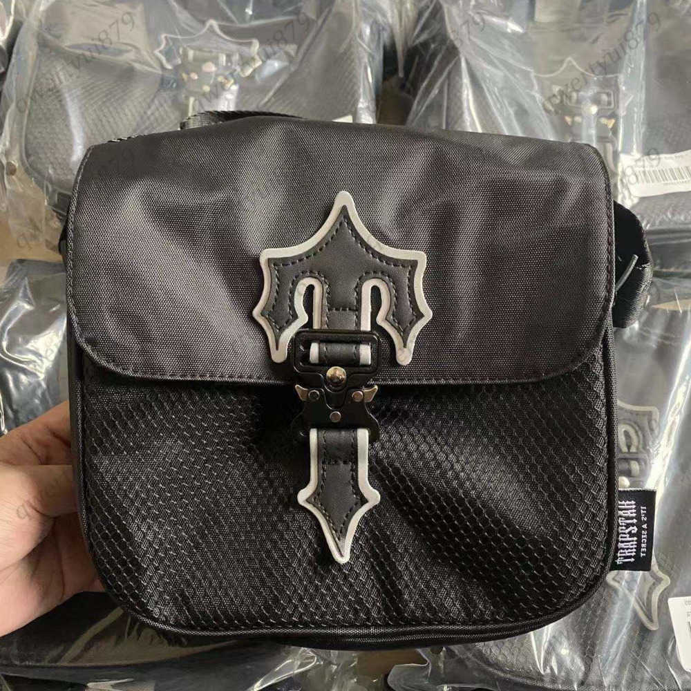 Cross Body Men's Trapstars Handbag Designer IRONGATE Messenger Bag Unisex Crossbody Bags Outdoor Work Oxford Male Shoudler handbags Tidal flow design 66ess, Blue
Cross Body Men's Trapstars Handbag Designer IRONGATE Messenger Bag Unisex Crossbody Bags Outdoor Work Oxford Male Shoudler handbags Tidal flow design 66ess, Blue