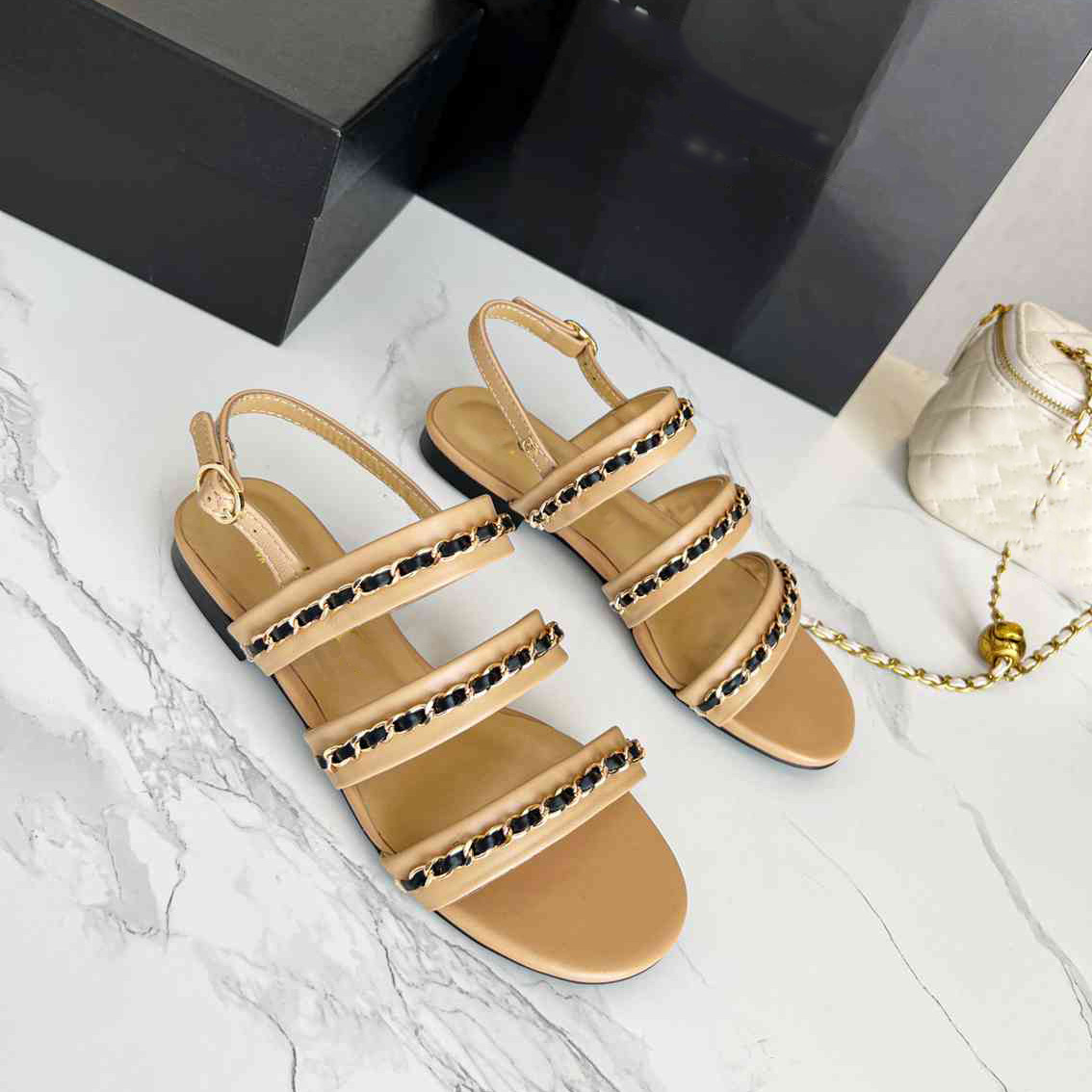 Designer Channel Sandals Woman Slipper Leather Low Heel Sandals Womens Ccity Slide Casual Shoes Women Platform Flip Flops dsvzxv
Designer Channel Sandals Woman Slipper Leather Low Heel Sandals Womens Ccity Slide Casual Shoes Women Platform Flip Flops dsvzxv
